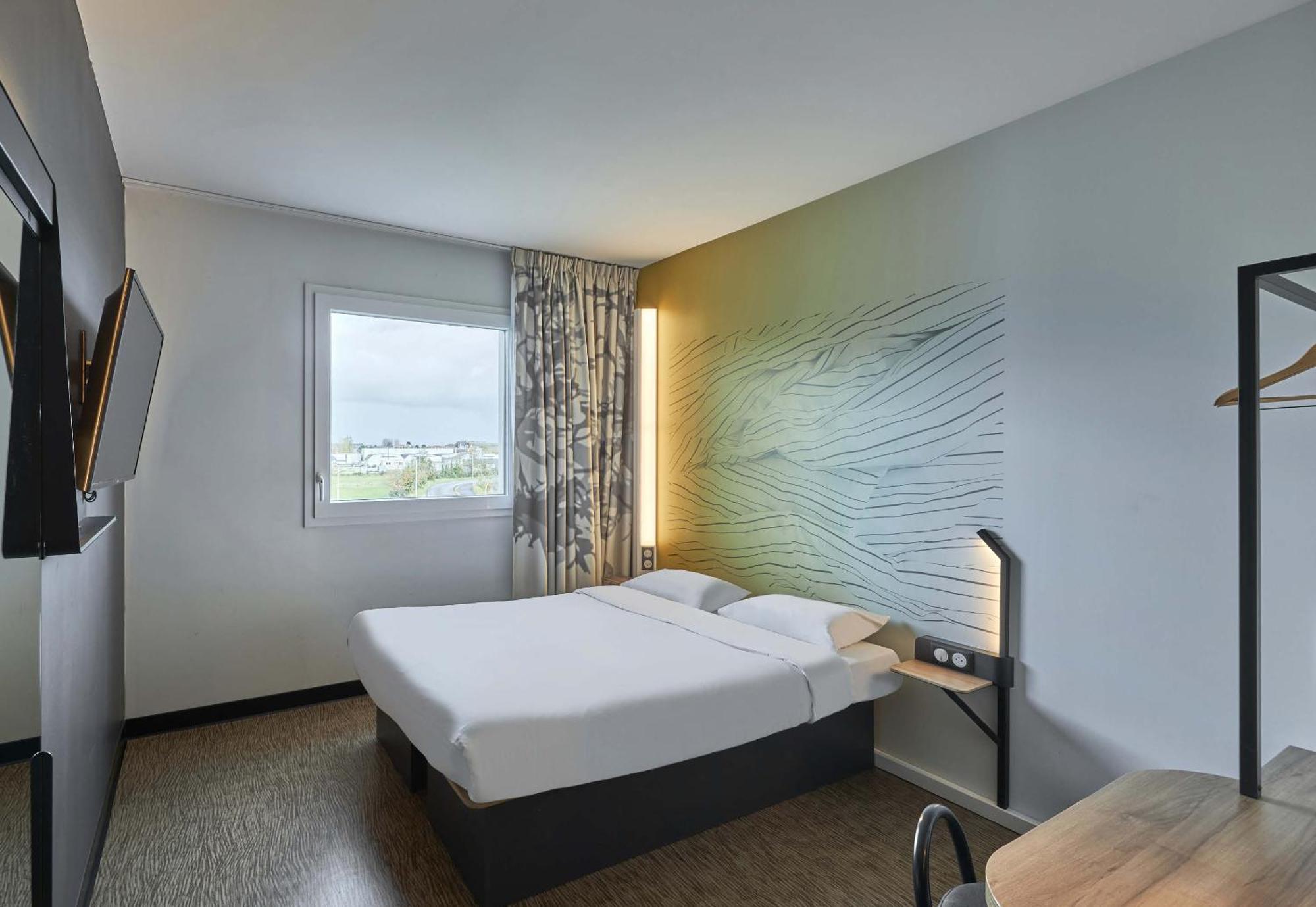 B&B HOTEL Ouistreham Extérieur photo